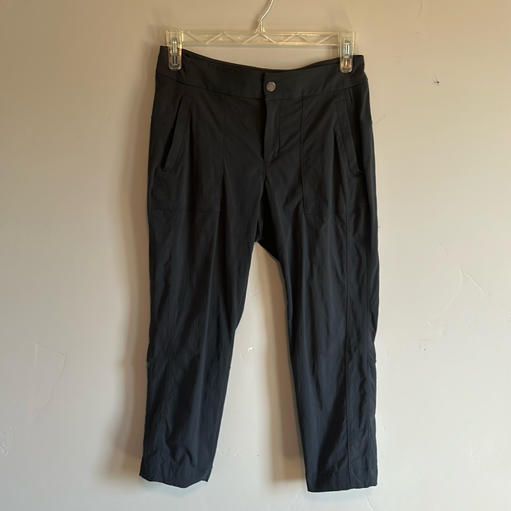 Dark Grey Athleta Size 8 Capri Pants
